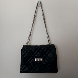 Forever 21 Black Lovely Neutral Quilted Purse Adjustable chain strap Evening